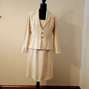 Just in Thyme Ltd size 8 two piece dress set in a beautiful cream color.